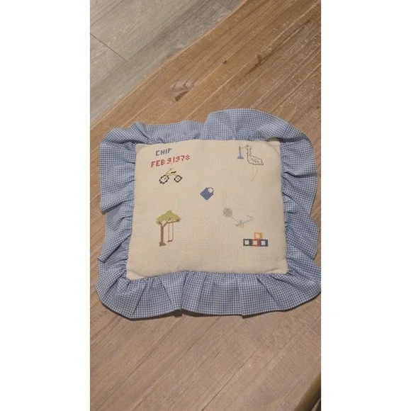 Vintage handmade needlepoint cross-stitch accent pillow - Picture 1 of 1